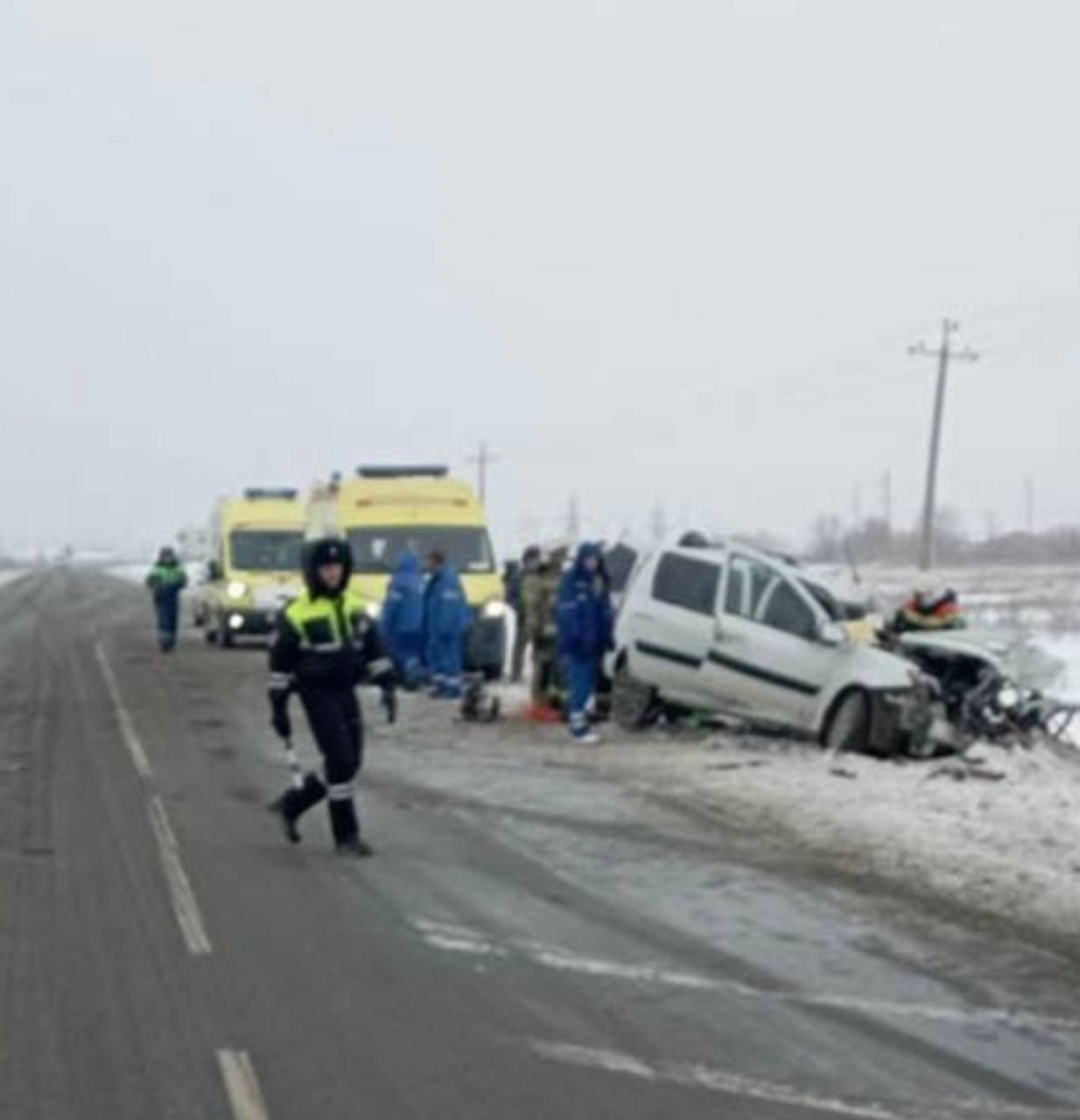 В жутком ДТП под Балаково погибли четыре человека, двое тяжело ранены