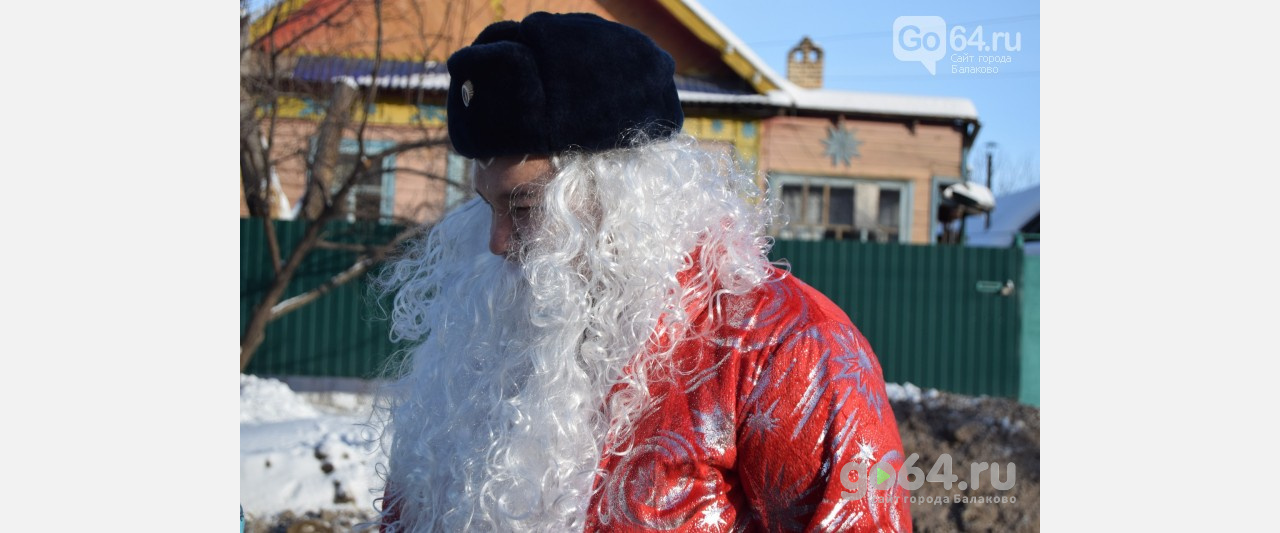 Полицейский Дед Мороз в Балаково вышел на дорогу