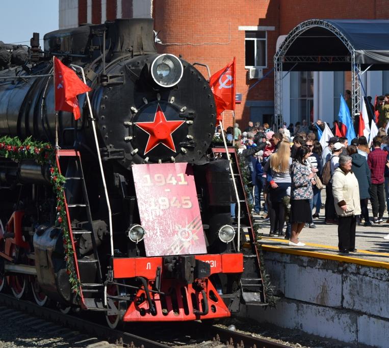 Поезд балаково самара. Балаково военный поезд. Ретро поезд Победы картинки для детей. Поезд Победы своими руками. Передвижной поезд Победы фото.