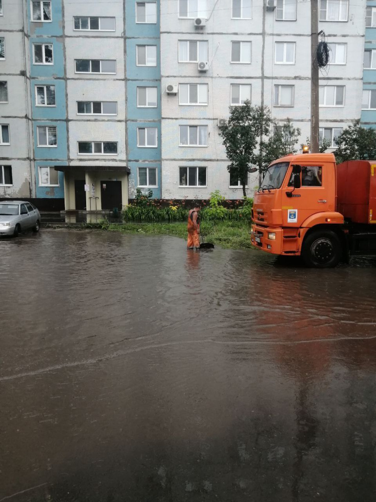  После сильного и продолжительного дождя Балаково ушел под воду
