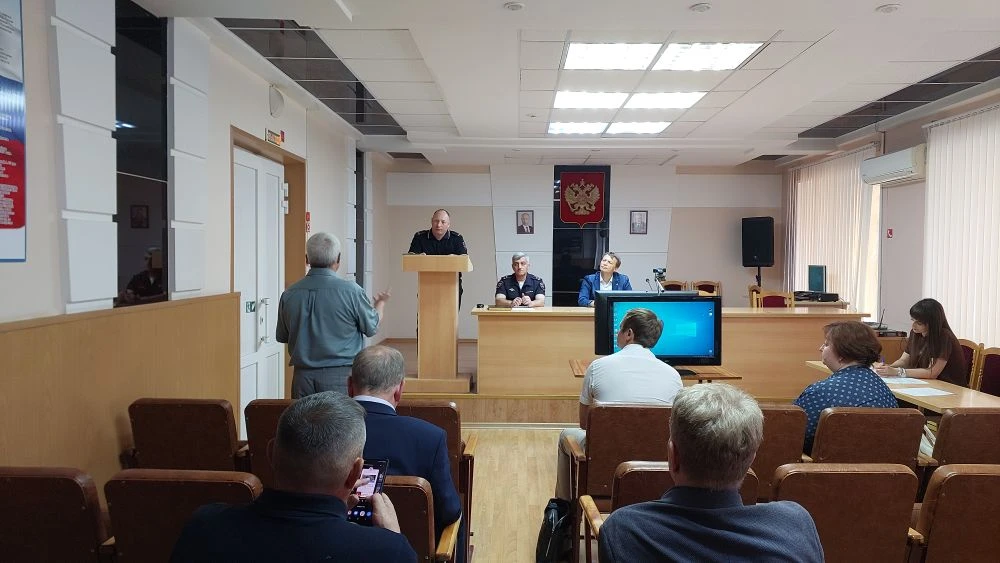 Мигранты, подростки и рейды в лагеря обсудили на Общественном совете в балаковской полиции