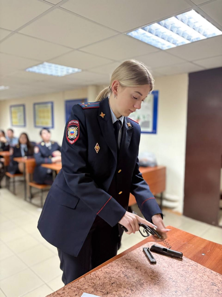 Балаковская дознавательница завоевала серебро профессионального конкурса МВД