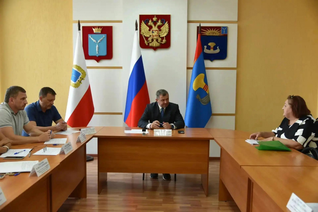 Балаковцы пожаловались на газ, запах из подвала и лифты