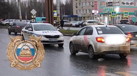 В Балаково легковой автомобиль сбил женщину