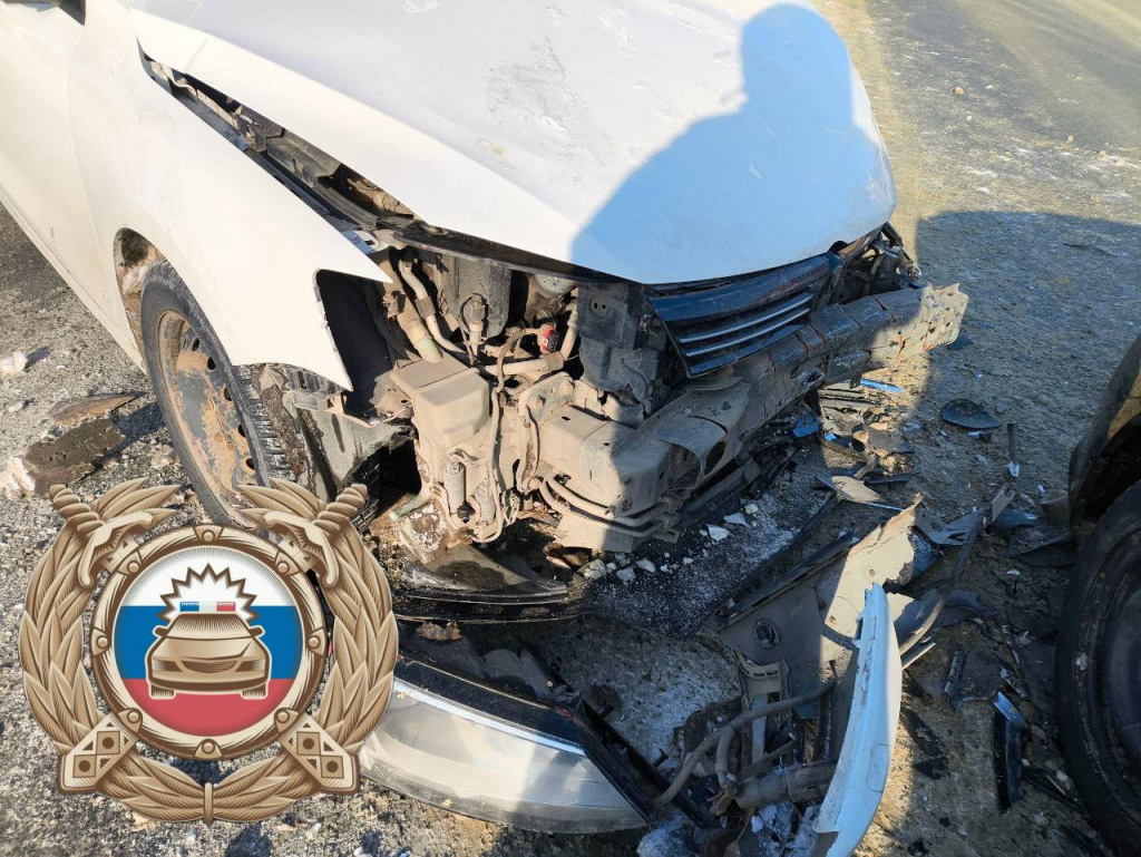 Водитель и пассажирка оказались в больнице после жёсткого ДТП в Балаково