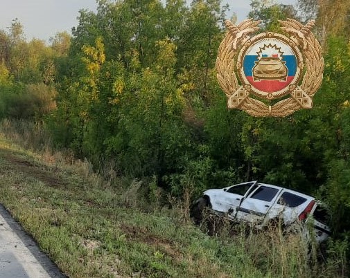  «Лада Ларгус» перевернулась на трассе под Балаково