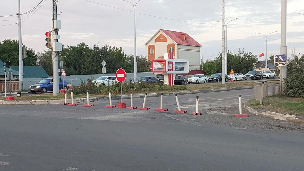 На мосту Победы в Балаково перекрыли вторую полосу