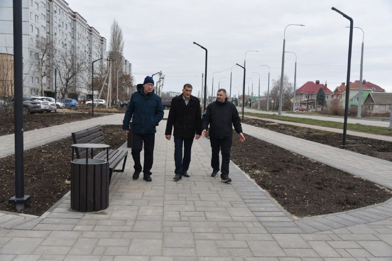 В новом сквере Балаково завершили укладку плитки