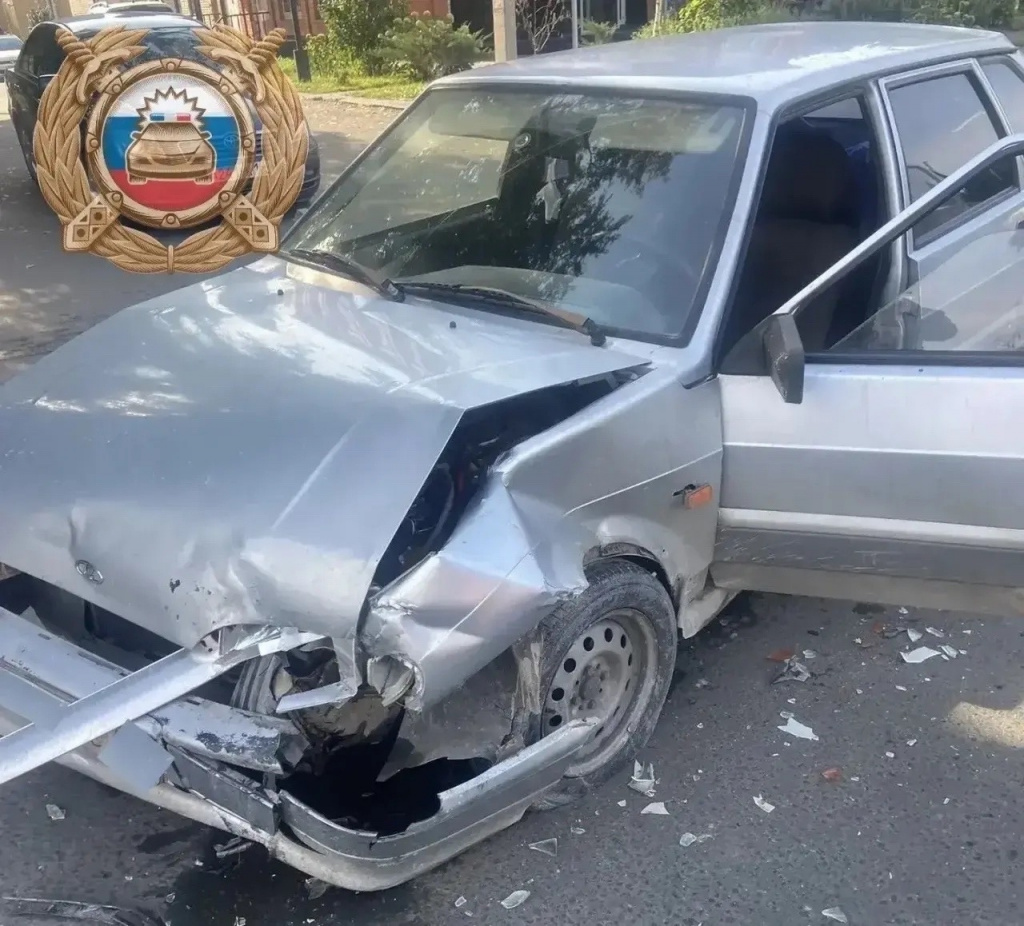 В Балаково столкнулись Opel и ВАЗ