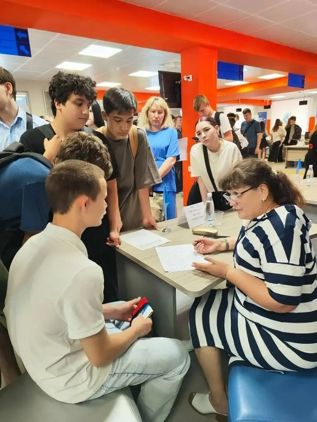 Более сотни балаковских подростков нашли работу на лето