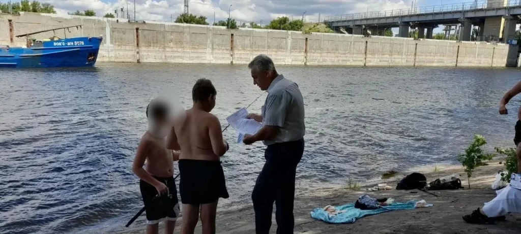Балаковские родители ответят за купание детей в запретных зонах