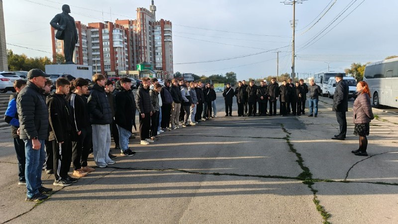 Балаковские призывники побывали в гостях у военных
