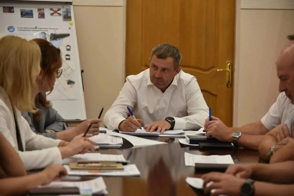 Незаконные ларьки и рекламные щиты продолжают сносить в Балаково