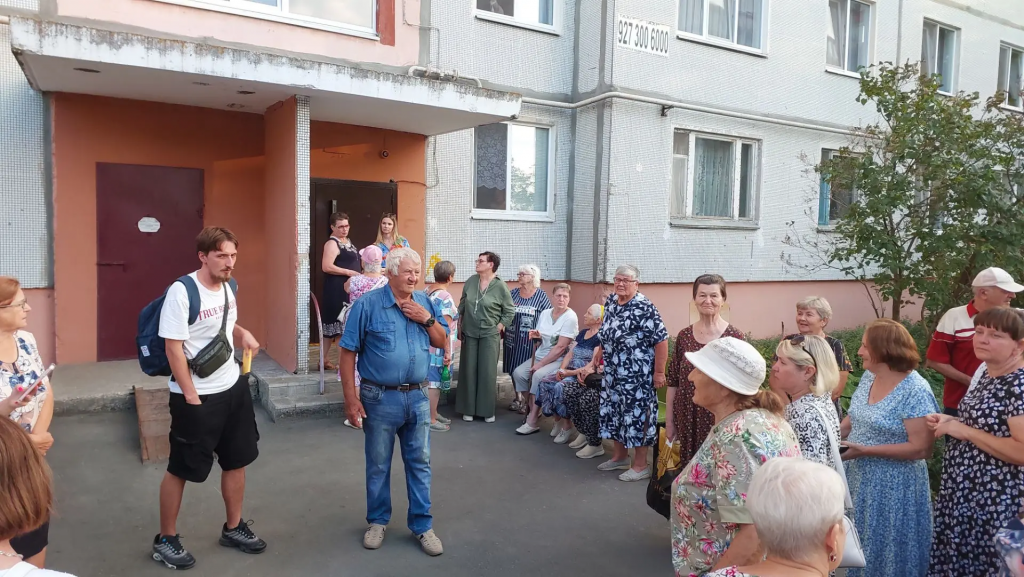 Жителей многоэтажки в Балаково хотят лишить зелёной зоны