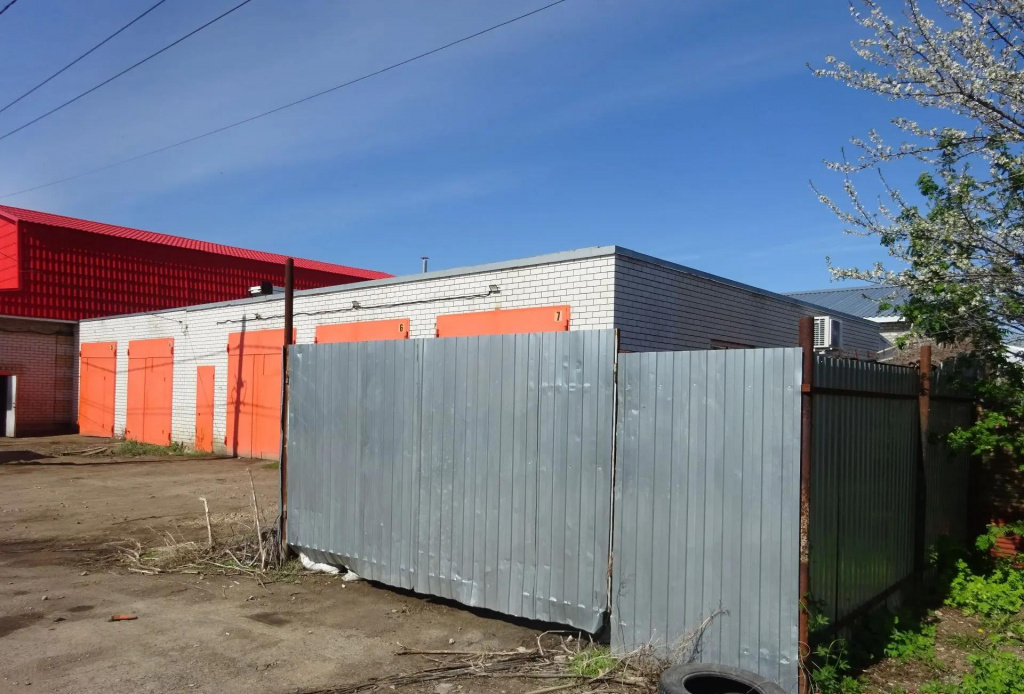 В Балаково снесли самовольный забор