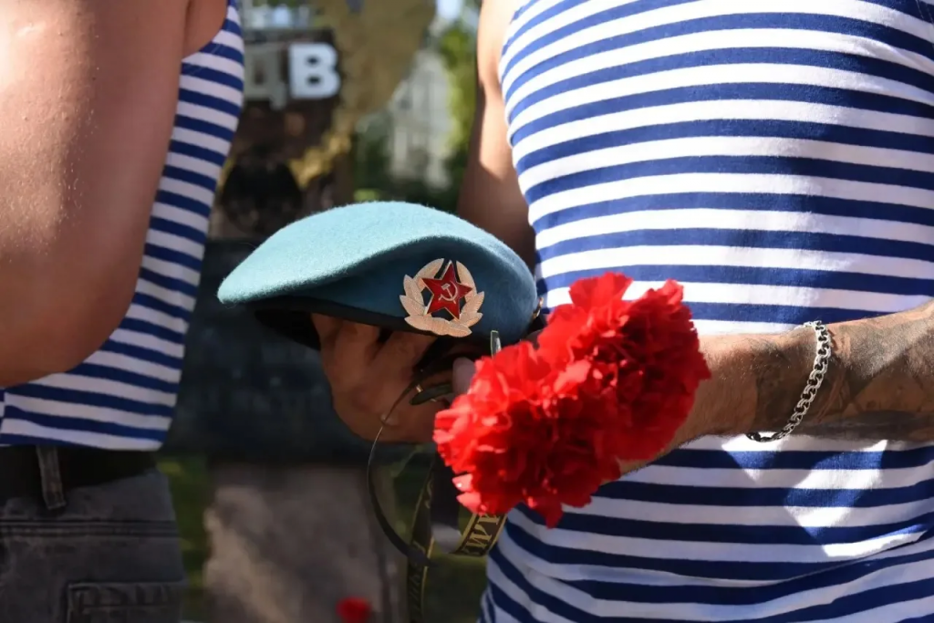 Десантники Балаково отметили 96-ю годовщину ВДВ