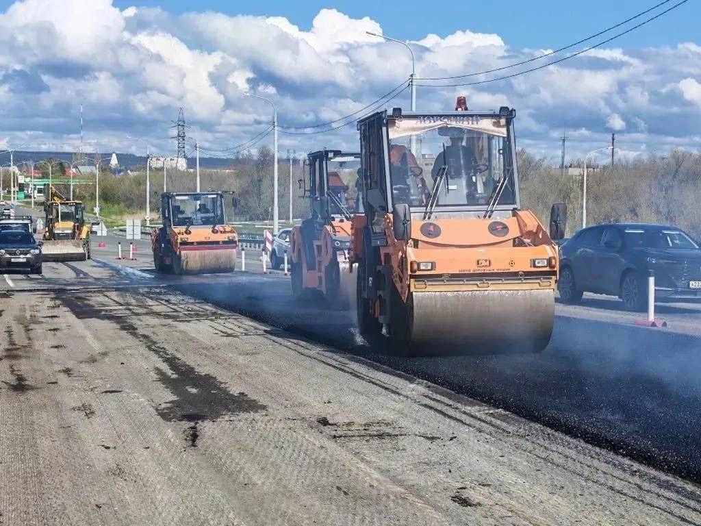 Мост Победы в Балаково начали асфальтировать