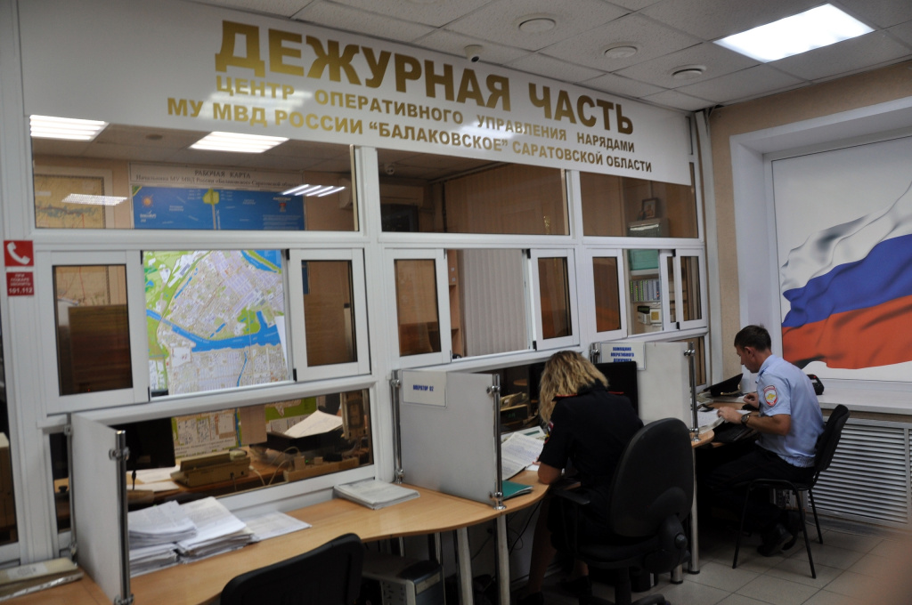 Общественники посмотрели как работает Дежурная часть полиции в Балаково