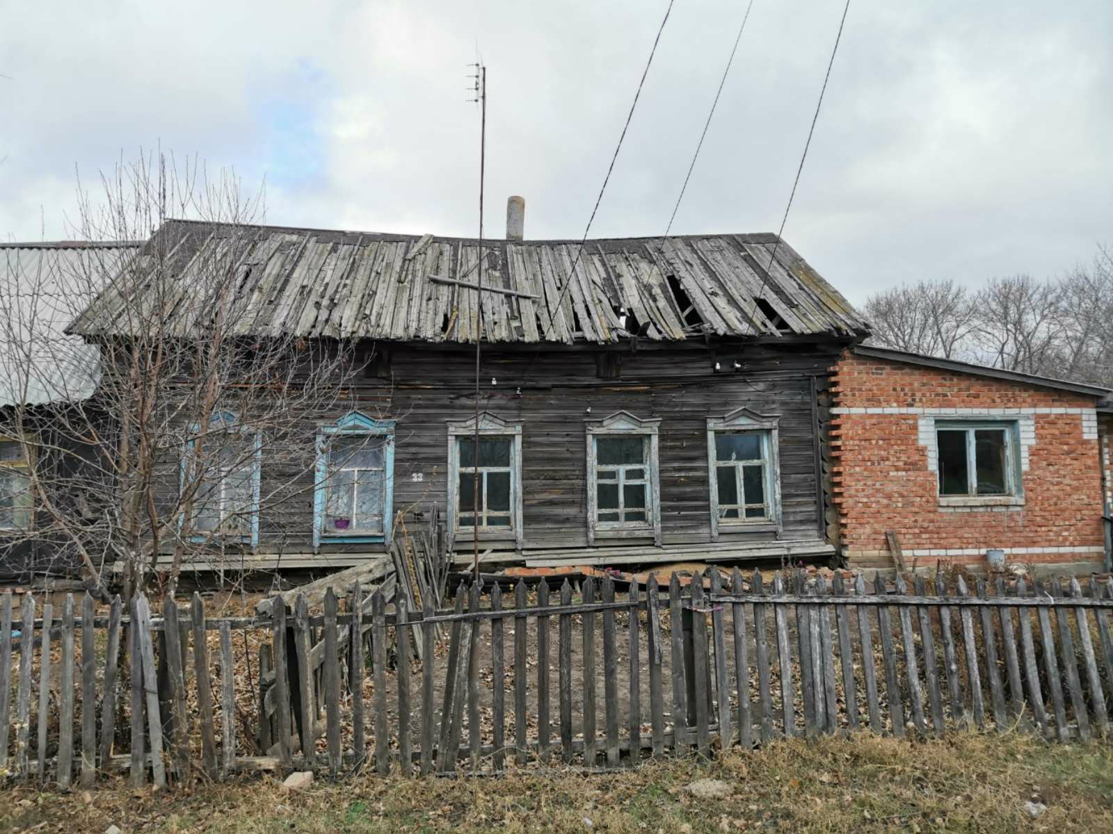 Быть добру! Балаковцы помогли бабушке обрести новую крышу