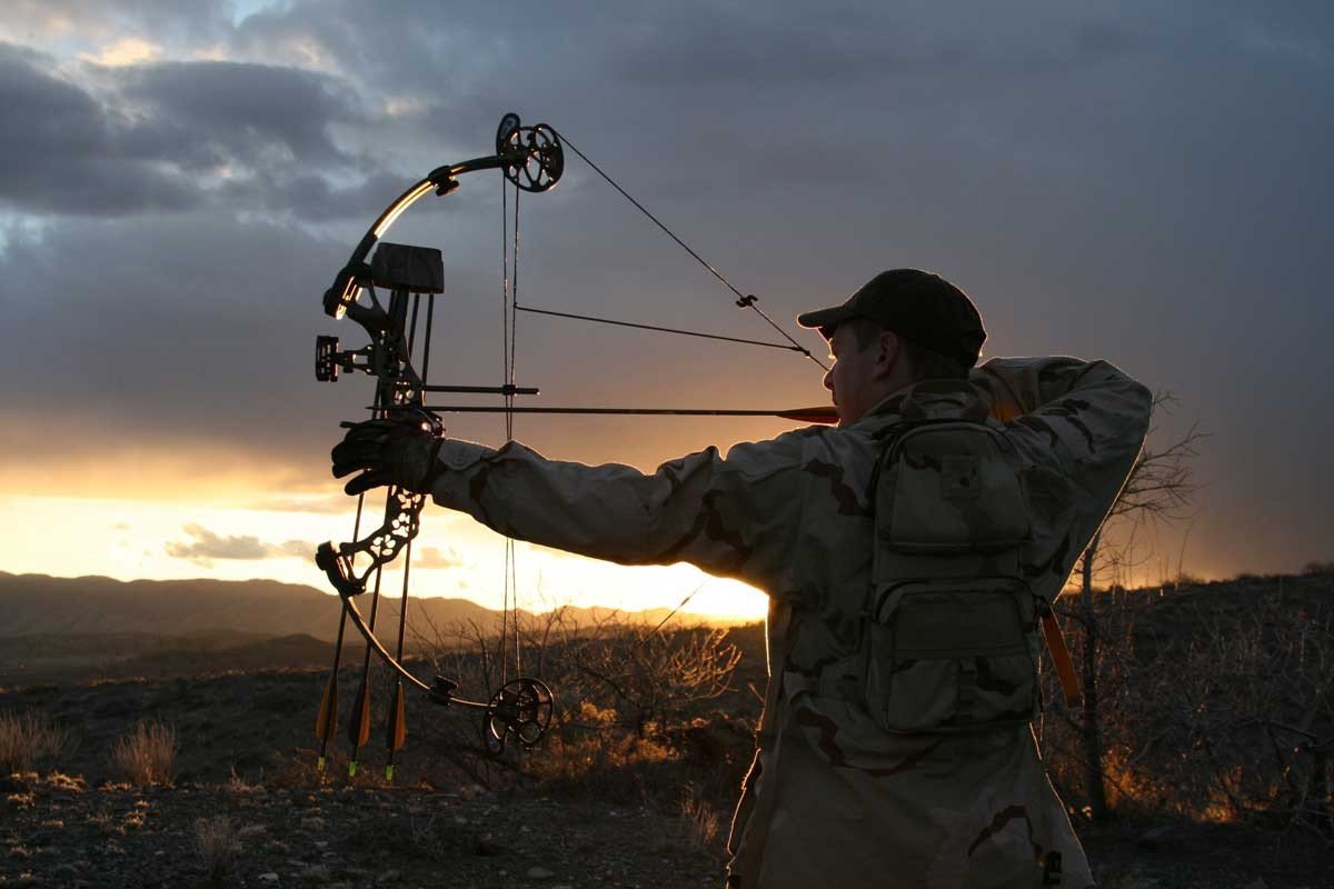 man-using-new-crossbow-broadheads-while-hunting.jpg