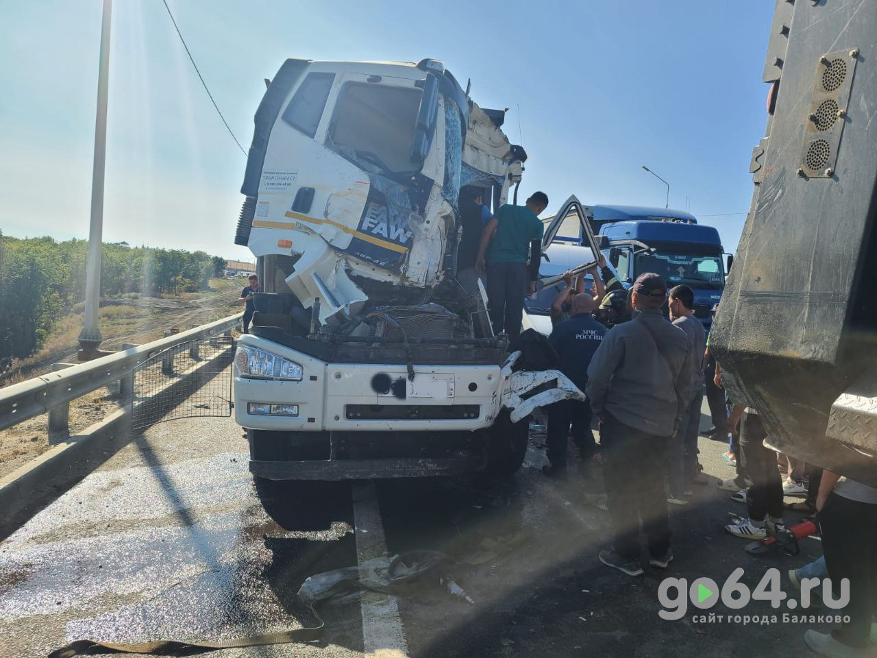 ДТП на трассе Сызрань-Саратов-Волгоград: один человек погиб в результате столкновения грузовиков