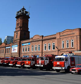 21 пожарная. Пожарная каланча Балаково. Пожарная часть 21 Балаково. Балаково пч21. Старая пожарка Балаково.